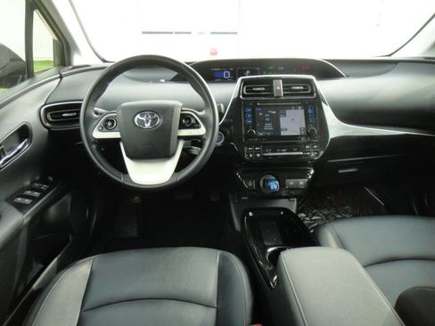 Used 2017 Toyota Prius Four Touring image 10