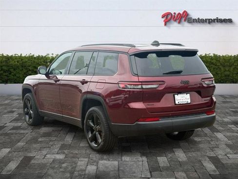 Used 2024 Jeep Grand Cherokee L Limited w/ Black Appearance Package AWD/4WD image 2
