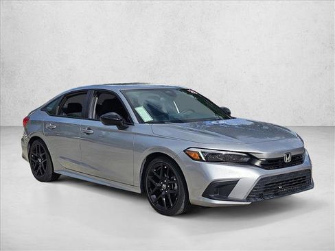 Used 2023 Honda Civic Sport image 3