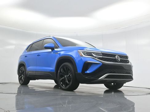 Used 2022 Volkswagen Taos SEL w/ Panoramic Sunroof Package image 47