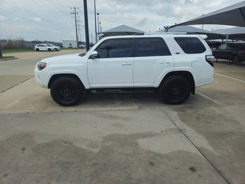 Used 2023 Toyota 4Runner SR5 Premium w/ Moonroof Package image 8