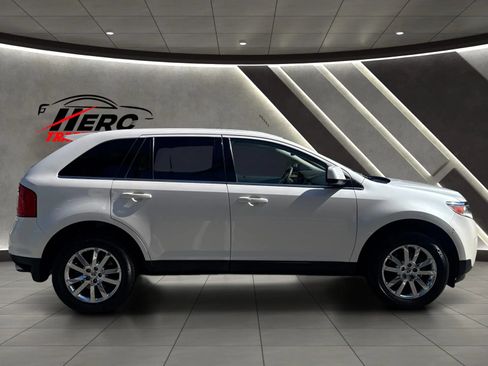 Used 2011 Ford Edge Limited w/ Driver Entry Pkg FWD image 3