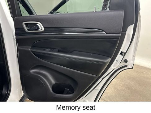 Used 2021 Jeep Grand Cherokee Limited AWD/4WD image 27
