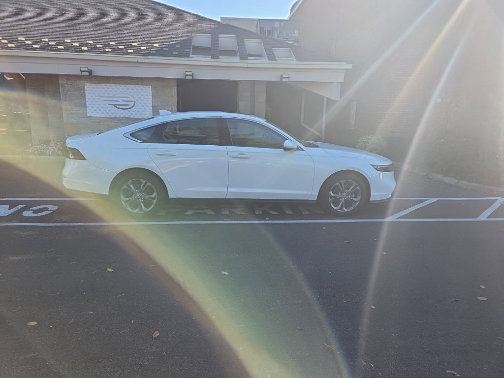 Used 2023 Honda Accord EX image 10