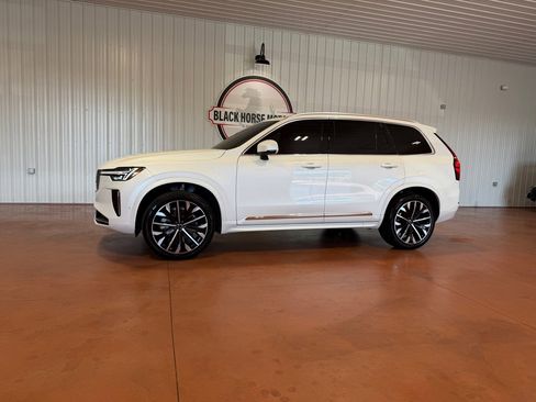 Used 2026 Volvo XC90 B5 Plus w/ Protection Package Premier AWD/4WD image 4