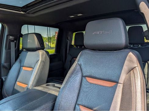 Used 2023 GMC Sierra 2500 AT4 w/ AT4 Premium Plus Package AWD/4WD image 15
