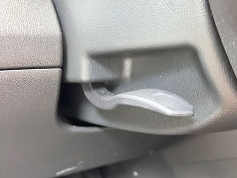 Used 2020 Chevrolet Trax LT w/ LT Convenience Package FWD image 36