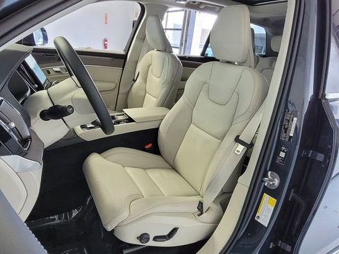 New 2026 Volvo XC90 B6 Ultra w/ Protection Package AWD/4WD image 11