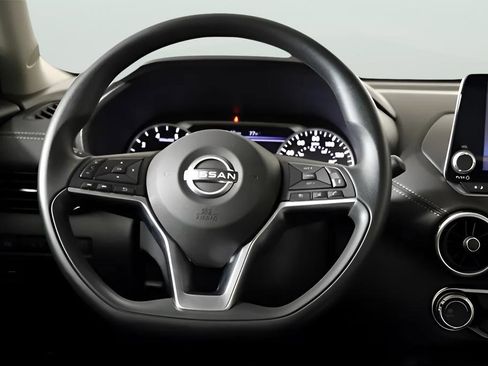 Used 2025 Nissan Sentra SV FWD image 28