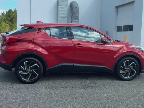 Used 2022 Toyota C-HR Limited FWD image 9