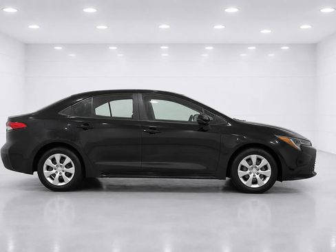Used 2026 Toyota Corolla LE FWD image 6