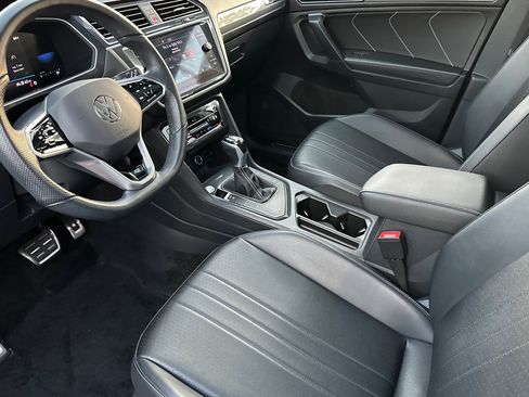 Certified 2023 Volkswagen Tiguan SE R-Line image 10