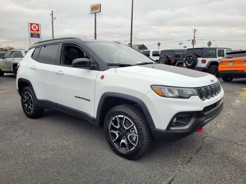 New 2026 Jeep Compass Trailhawk w/ Sun, Sound & Navigation Group image 12