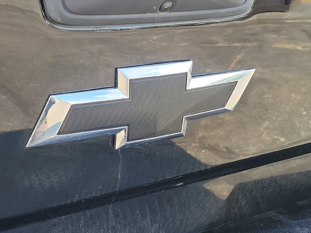 Used 2018 Chevrolet Silverado 1500 LT w/ Redline Edition AWD/4WD image 11