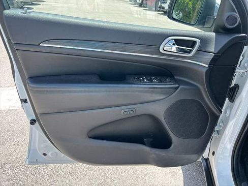 Certified 2022 Jeep Grand Cherokee Limited image 13