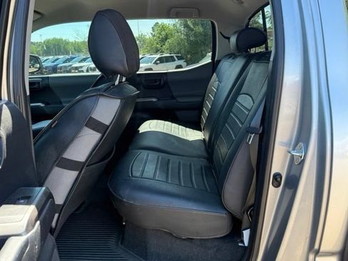 Used 2023 Toyota Tacoma SR5 AWD/4WD image 16