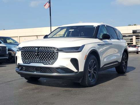 New 2026 Lincoln Nautilus Premier AWD/4WD image 2