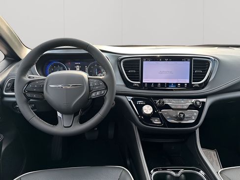 New 2026 Chrysler Pacifica Limited w/ S Appearance Package image 22
