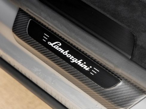 Used 2024 Lamborghini Urus Performante AWD/4WD image 49