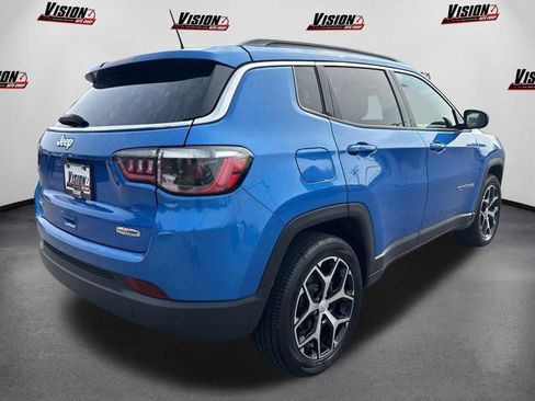 Used 2024 Jeep Compass Latitude AWD/4WD image 5