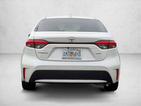 Used 2020 Toyota Corolla XLE image 4
