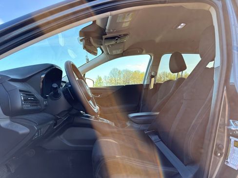 Used 2024 Subaru Outback Premium image 2