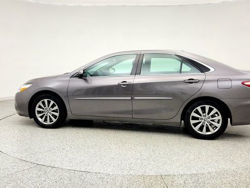 Used 2017 Toyota Camry XLE image 8