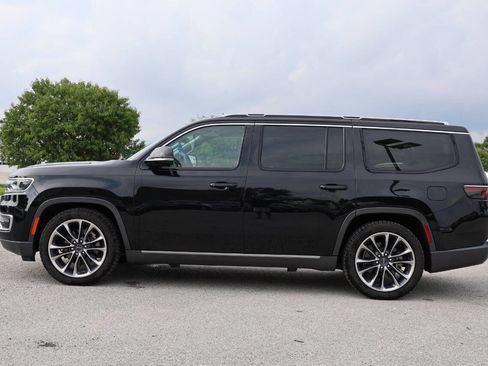 Used 2022 Jeep Wagoneer Series III w/ Premium Group I image 8