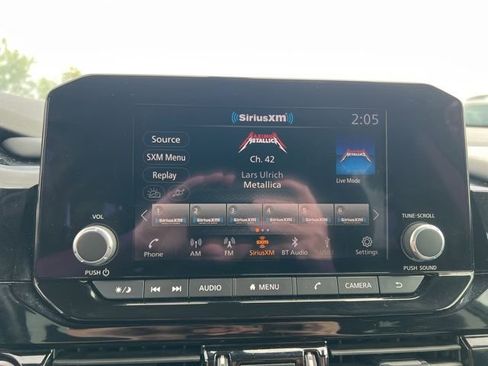 Used 2024 Nissan Pathfinder SV image 18