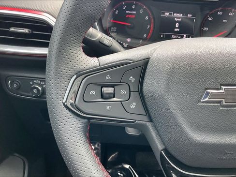 Used 2023 Chevrolet TrailBlazer RS w/ Convenience Package FWD image 23