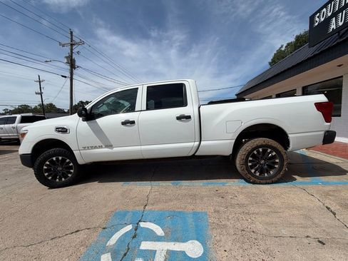 Used 2018 Nissan Titan S RWD image 5