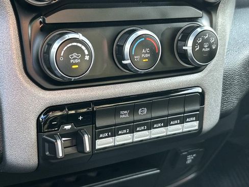 Used 2024 RAM 3500 Tradesman w/ Chrome Appearance Group image 27