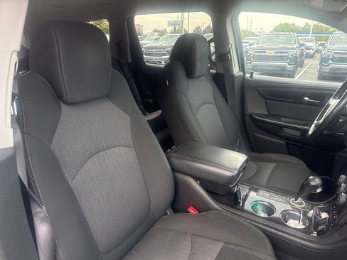 Used 2015 Chevrolet Traverse LT w/ Style and Technology Package FWD image 13