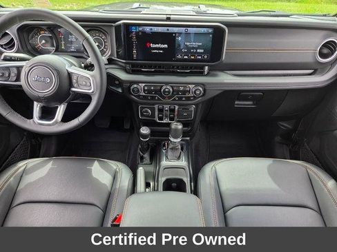 Used 2025 Jeep Wrangler Unlimited Sahara AWD/4WD image 15
