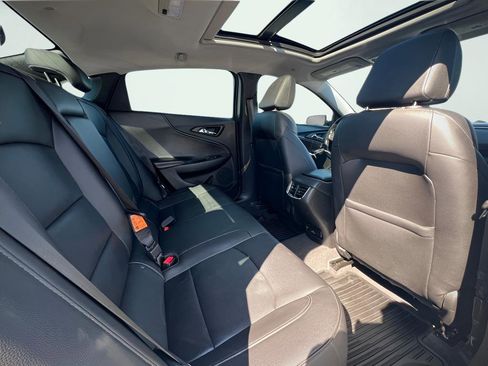 Used 2018 Chevrolet Malibu LT w/ True North Edition FWD image 25