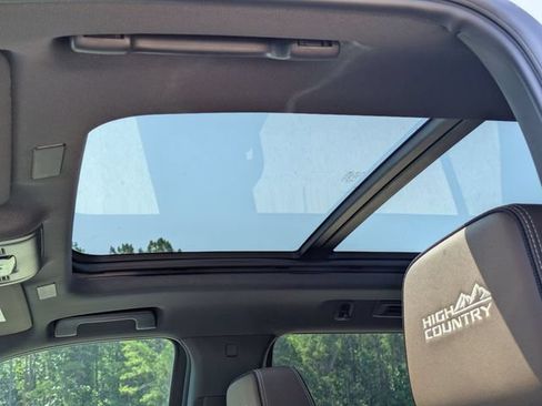 New 2026 Chevrolet Tahoe High Country AWD/4WD image 13