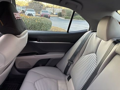 Used 2023 Toyota Camry SE w/ Convenience Package image 6