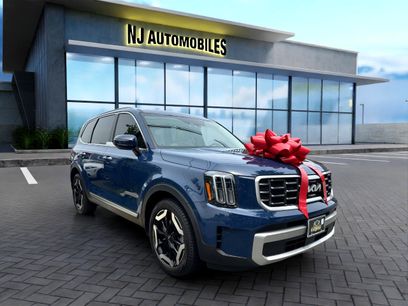 Used 2023 Kia Telluride S w/ S Sunroof Package