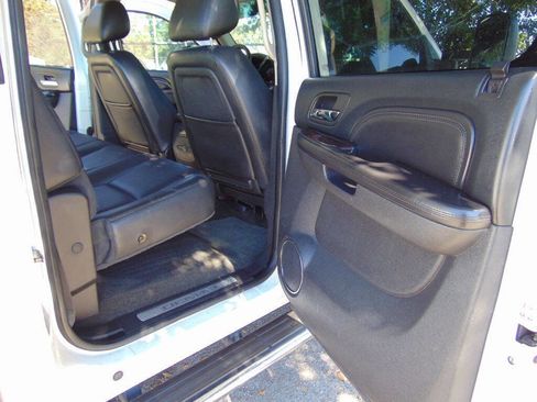 Used 2013 GMC Sierra 3500 Denali image 23