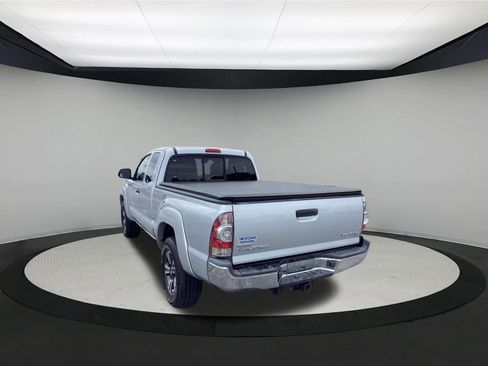 Used 2012 Toyota Tacoma 4x4 Access Cab V6 w/ SR5 Pkg image 6