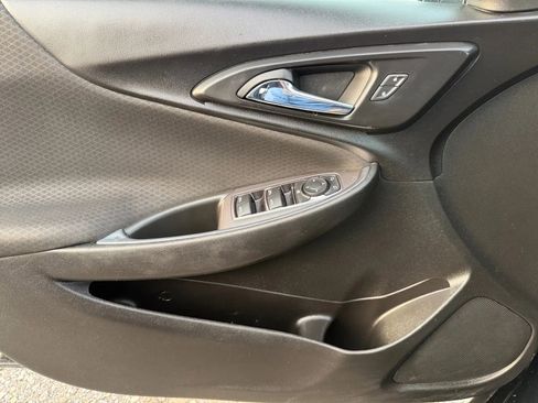 Used 2018 Chevrolet Malibu Hybrid w/ Driver Confidence Package image 15