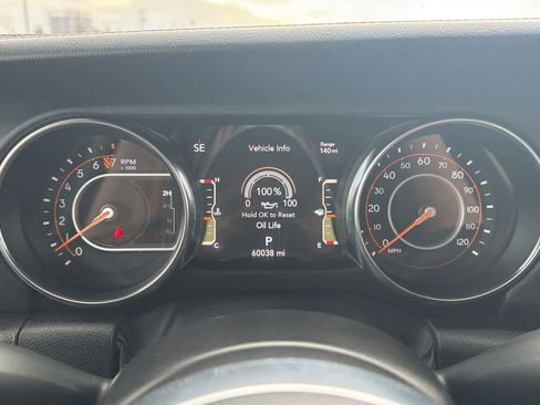 Used 2022 Jeep Gladiator Overland image 24