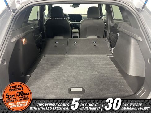 Used 2025 Chevrolet Trax RS w/ Driver Confidence Package image 21