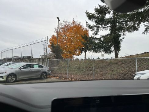 Used 2025 Volkswagen Jetta SE image 18