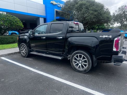 Used 2017 GMC Canyon Denali image 4