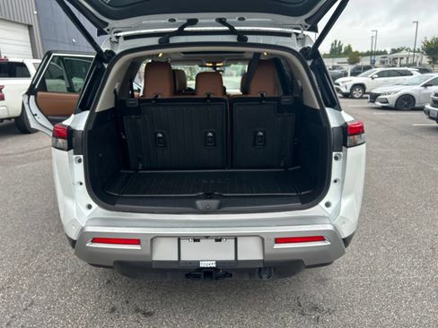Certified 2025 Nissan Pathfinder Platinum w/ Cargo Package FWD image 25
