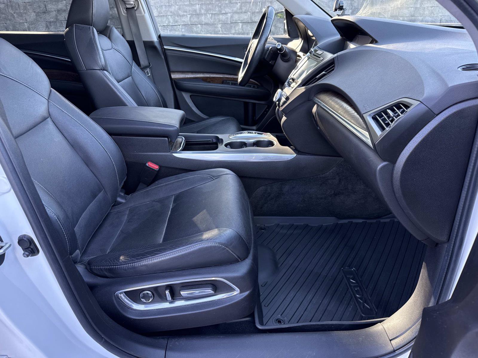 Used 2020 Acura MDX w/ Technology Package AWD/4WD image 25