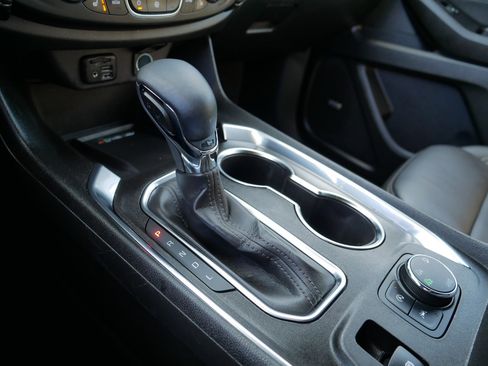 Used 2023 Chevrolet Traverse LT w/ LT Premium Package image 24