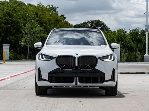 Used 2026 BMW X3 xDrive30i w/ M Sport Package AWD/4WD image 3