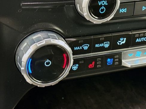 Used 2023 Ford F150 Lariat w/ Trailer Tow Package image 20